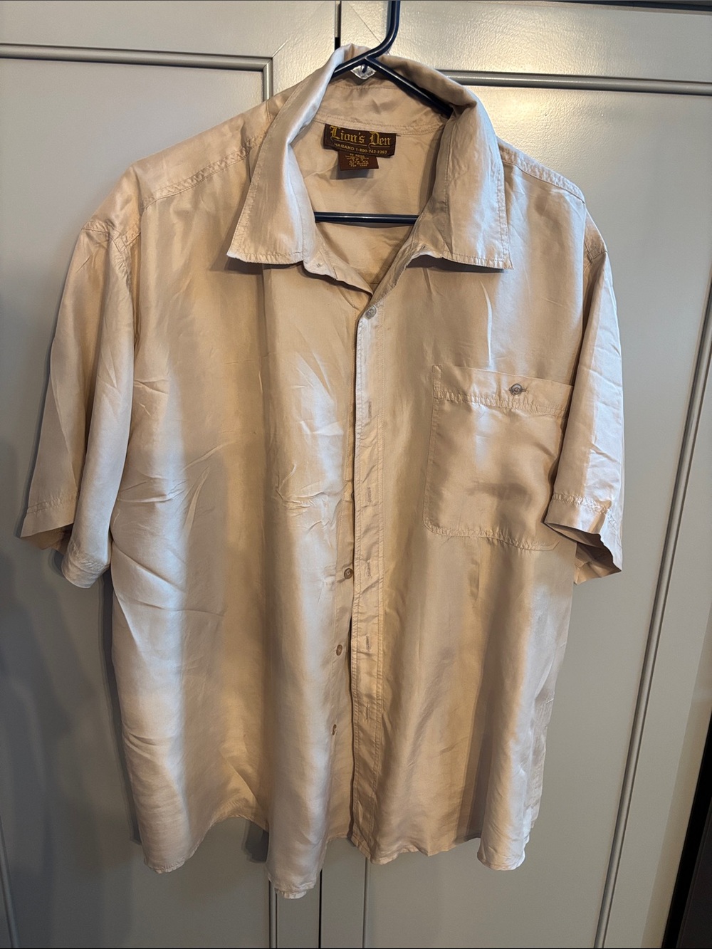 Vintage Lions den Men's Short-Sleeve 100% silk Button-Down Shirt in Beige